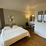 Nice Studio With Balcony Near The Eiffel Tower