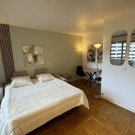 Nice Studio With Balcony Near The Eiffel Tower Appartamento *