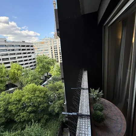 Nice Studio With Balcony Near The Eiffel Tower Appartamento Parigi
