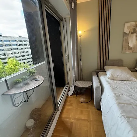 Appartamento Nice Studio With Balcony Near The Eiffel Tower Parigi